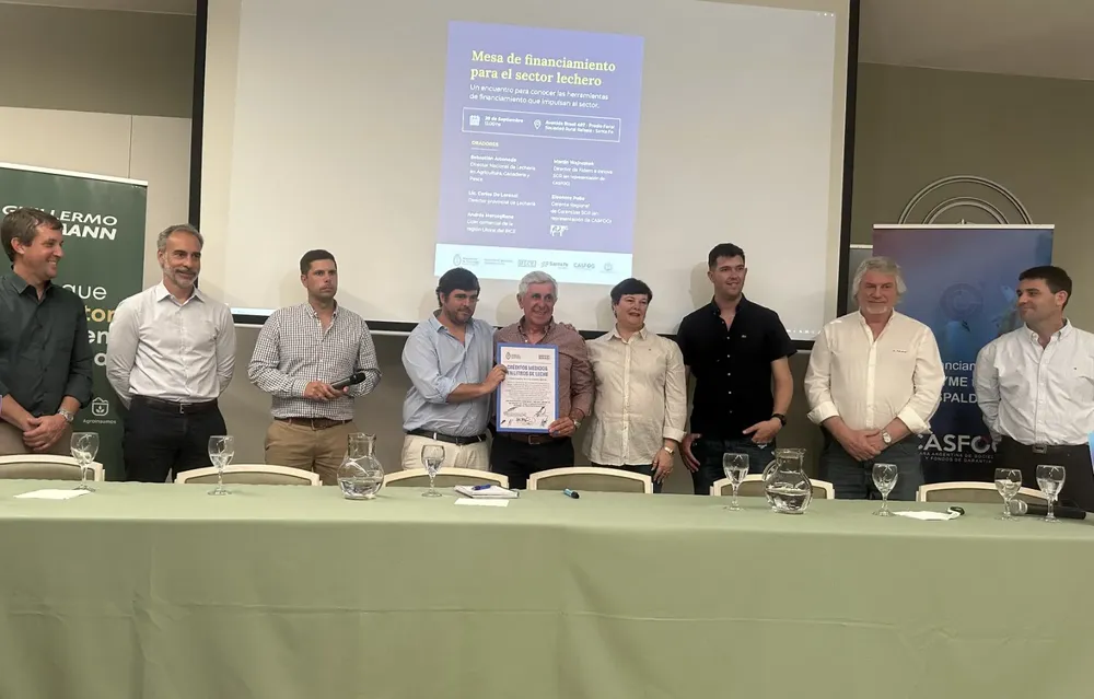 auditorio_rafaela_placas_lecheria