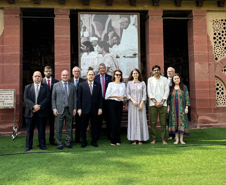 visita_de_la_canciller_mondino_al_gandhia_smirti_museo_de_gandhi